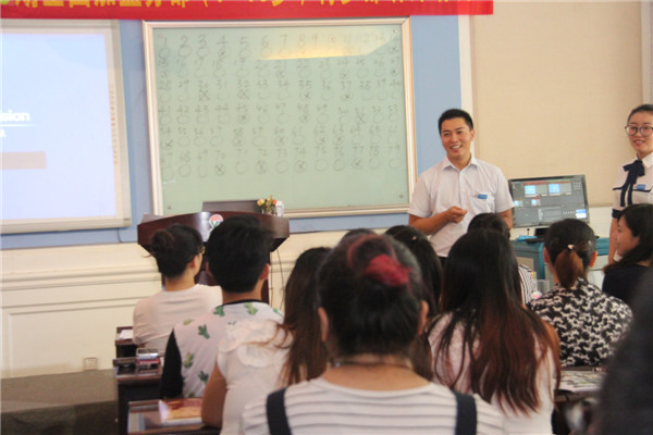 引领右脑张楠讲师